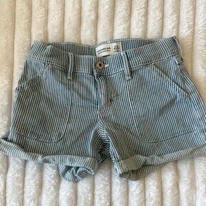 Abercrombie kids 11/12 regular mid rise midi shorts
